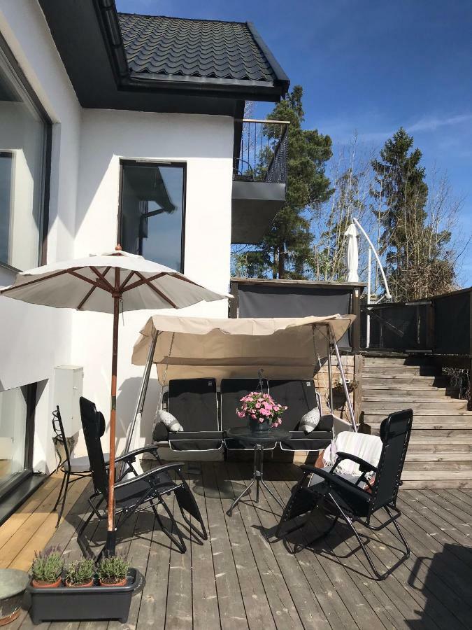 Lagenhet I Villa Pa Fornudden Tyreso Екстериор снимка
