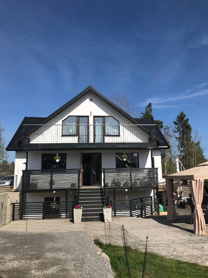 Lagenhet I Villa Pa Fornudden Tyreso Екстериор снимка
