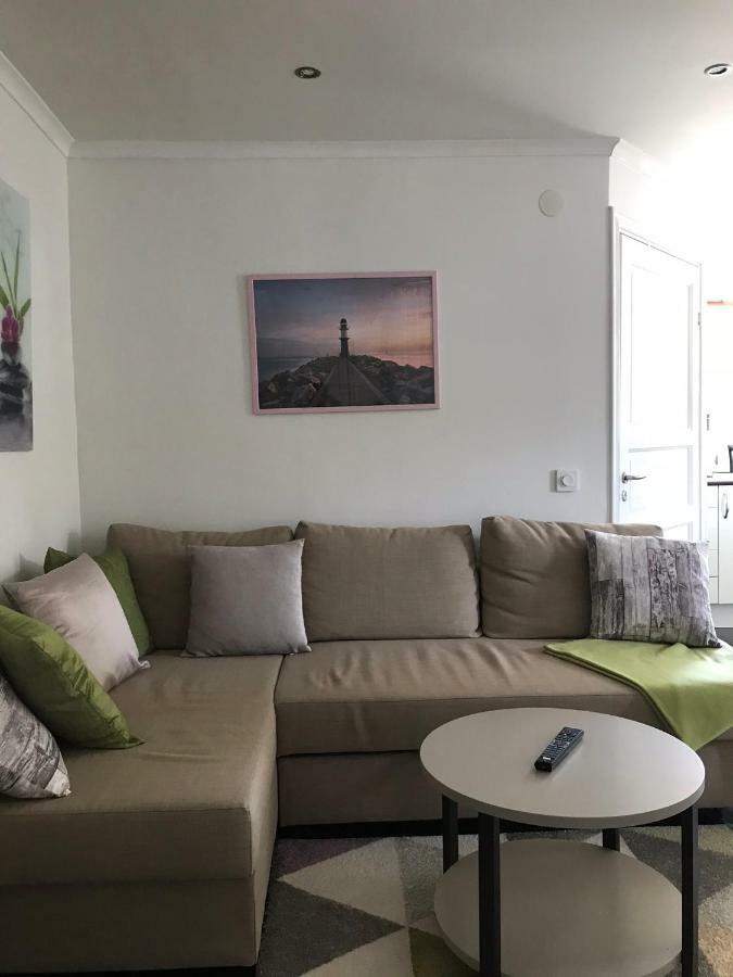 Lagenhet I Villa Pa Fornudden Tyreso Екстериор снимка